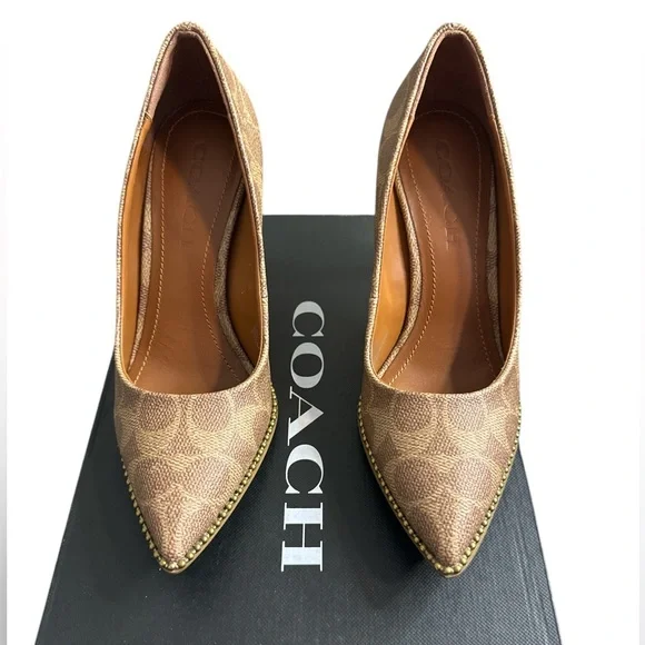 COACH Samantha Pump Point Toe 3.25” Heel signature logo bead chain size 5.5 - Picture 12 of 15